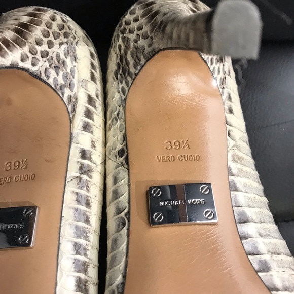 Michael Kors snakeskin stilettos point toe preowned excellent Condition 39.5/8.5 - Picture 9 of 9